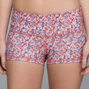 Lululemon Athletica Boogie Short - Rare Print SZ 4